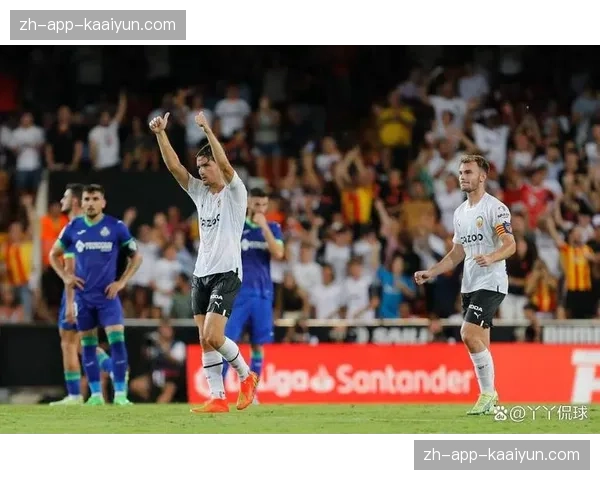 塞维利亚与瓦伦西亚对决 阿尔梅达如何调整阵容应对客场挑战